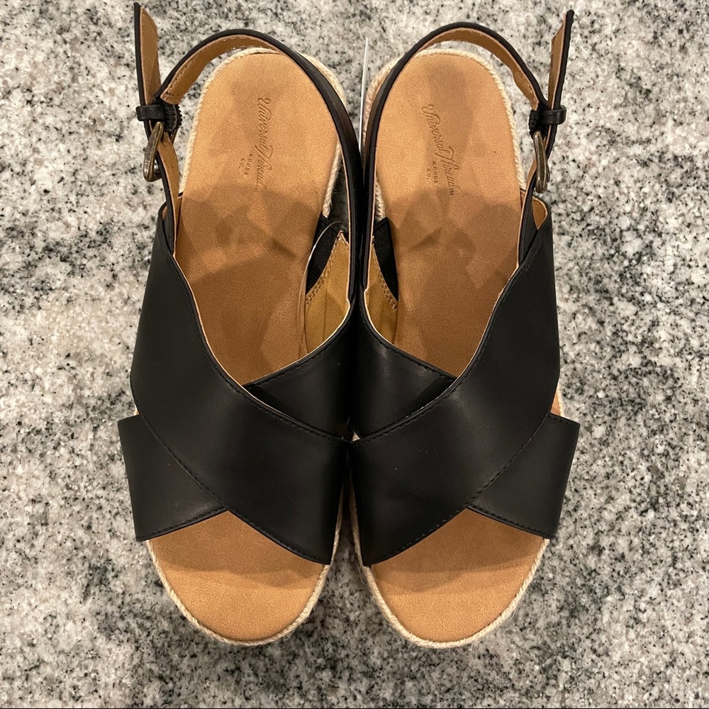 6.5 Womens Universal Thread Black Sandals Frances New